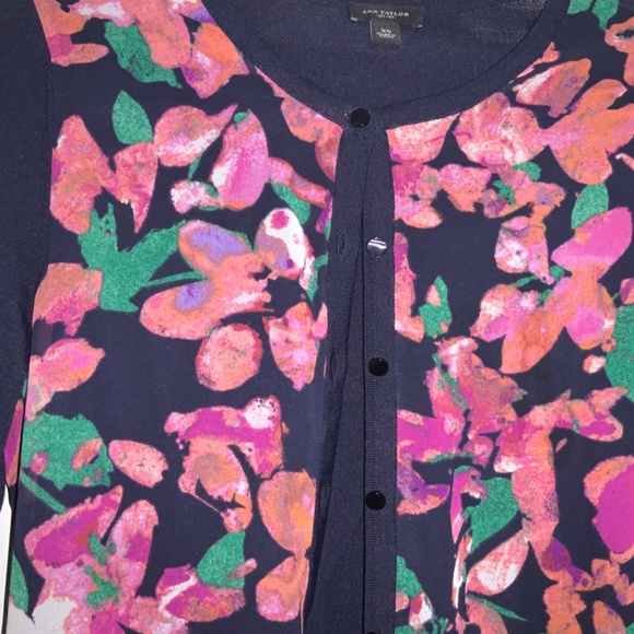 Ann Taylor floral front sweater Sz XS button front - Picture 3 of 7